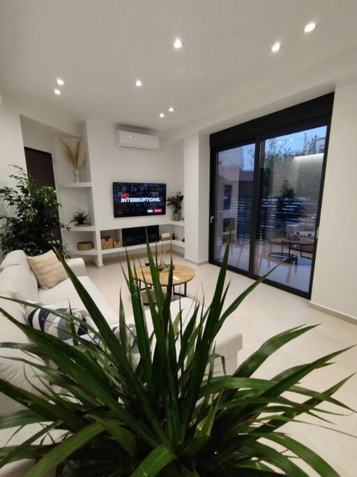 Apartment Floral 1 - Ground Floor With Courtyard And Private Parking!