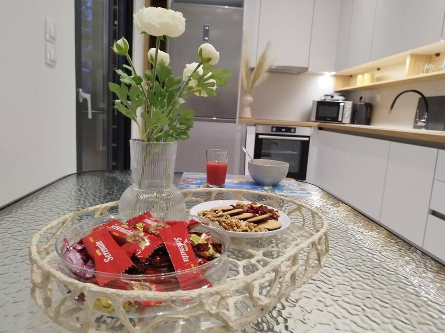 Floral 1 - Ground Floor With Courtyard And Private Parking! Apartment