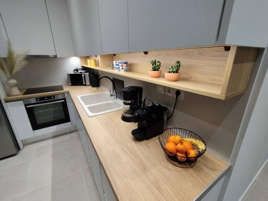 Apartment Floral 1 - Ground Floor With Courtyard And Private Parking!