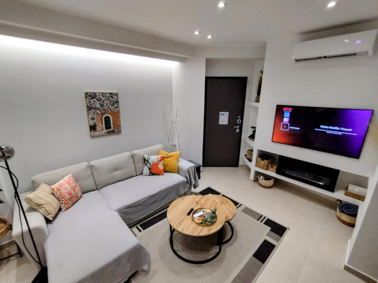 Floral 1 - Ground Floor With Courtyard And Private Parking! Apartment *
