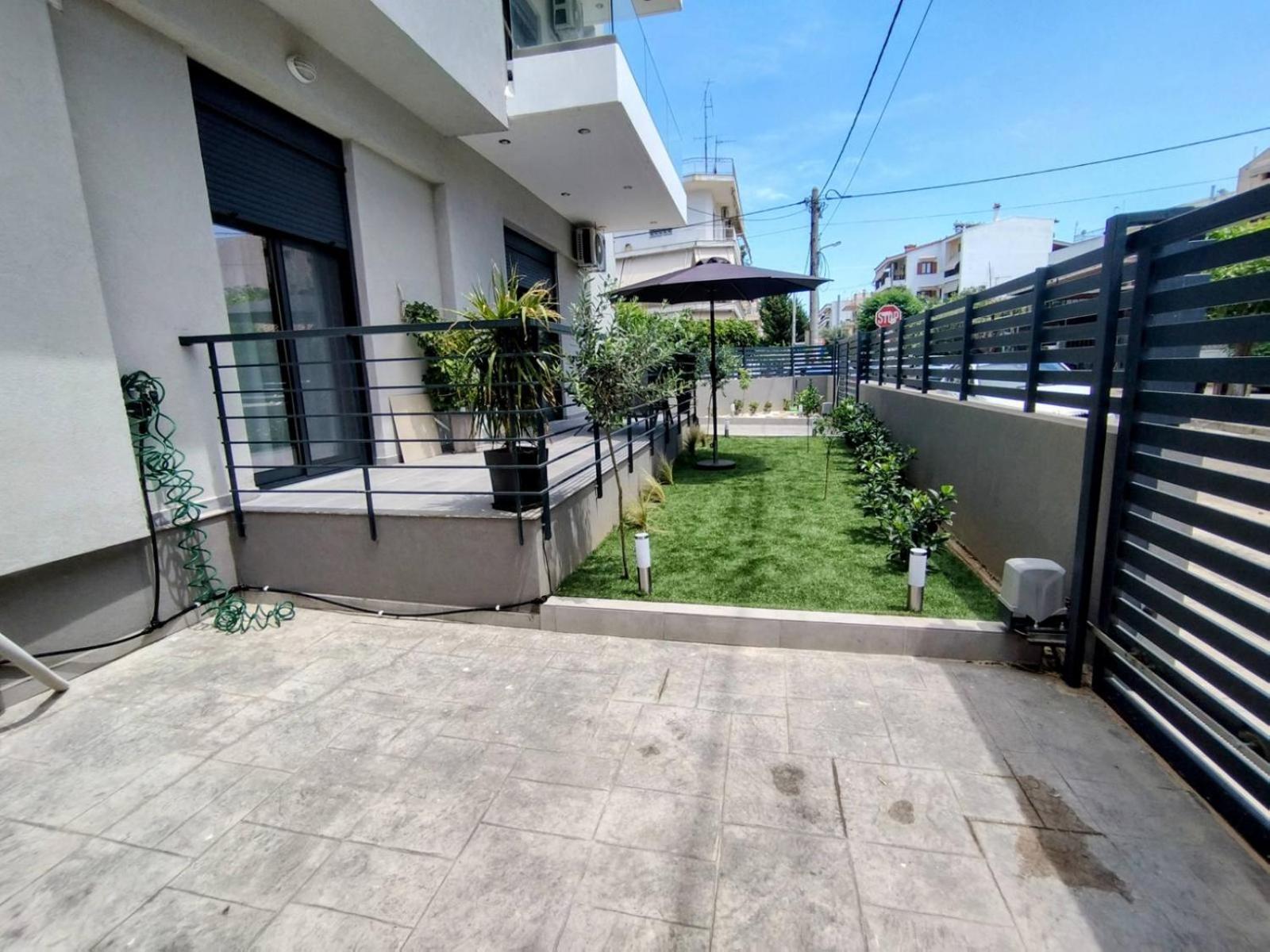 Floral 1 - Ground Floor With Courtyard And Private Parking! Apartment *